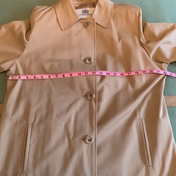 Vintage Aquascutum of London Trenchcoat - Picture 9 of 11
